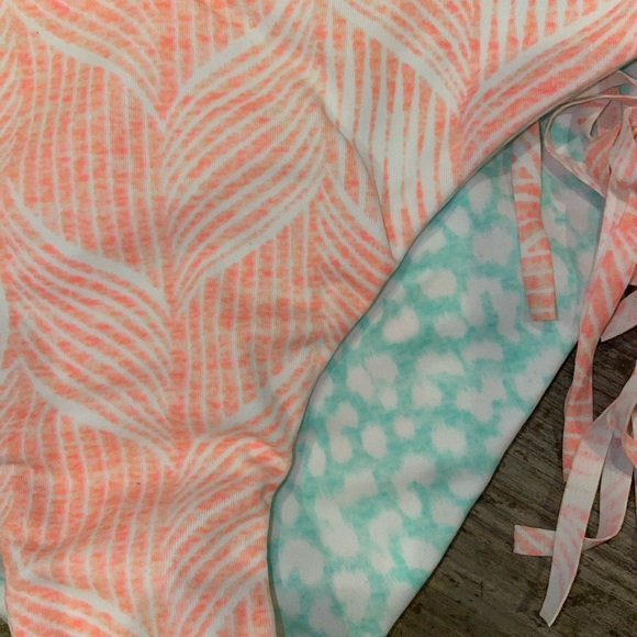 Victoria’s Secret Reversible Tie Bikini - Picture 3 of 4